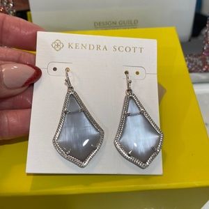 EUC Kendra Scott Alex Earrings
